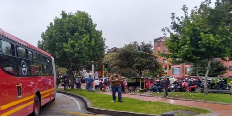 Bloqueos en Suba de bicitaxitas Bloqueos en Suba de bicitaxitas