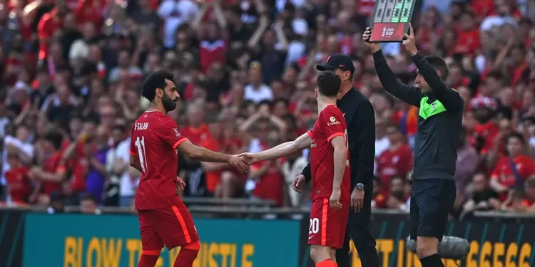 Mohamed Salah salió lesionado de Liverpool a media hora del partido