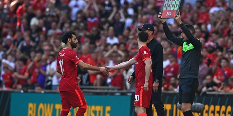 Mohamed Salah salió lesionado de Liverpool a media hora del partido