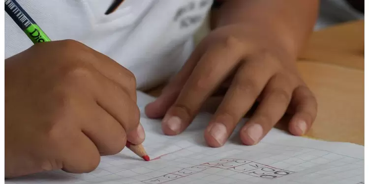 Niños en el colegio Niños en el colegio