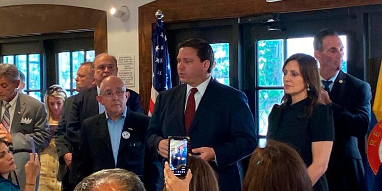 Ron DeSantis, gobernador de la Florida, en Miami