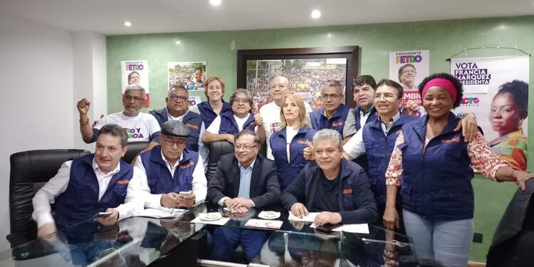 Comité Ejecutivo Fecode Y Gustavo Petro