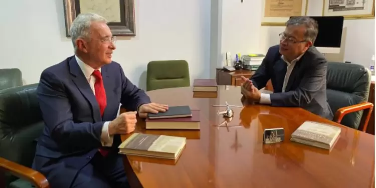 Encuentro entre Gustavo Petro y Álvaro Uribe.