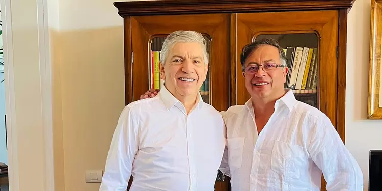 Reunión de César Gaviria y Gustavo Petro en Italia Reunión de César Gaviria y Gustavo Petro en Italia