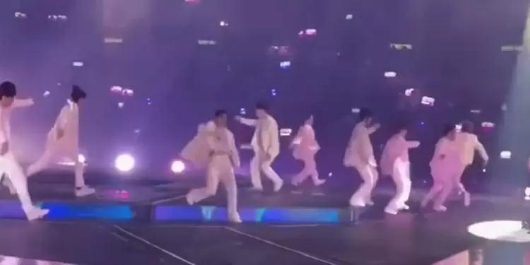 Pantalla cae sobre bailarín en concierto de Mirror en Hong Kong Pantalla cae sobre bailarín en concierto de Mirror en Hong Kong