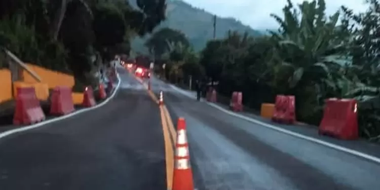 Vía al Alto de La Línea