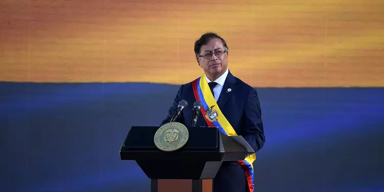 Gustavo Petro en su posesión como presidente Gustavo Petro en su posesión como presidente