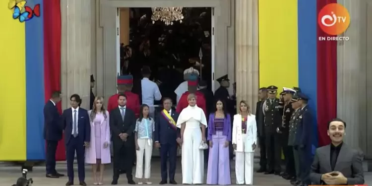 Gustavo Petro y su familia en la Casa de Nariño