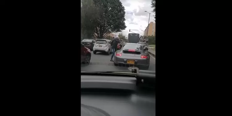 Robo a carros en trancón Robo a carros en trancón