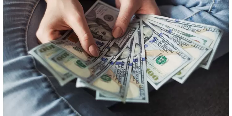Expectativas sobre el Dolar. A escasos 40 pesos de alcanzar los 4.900 Expectativas sobre el Dolar. A escasos 40 pesos de alcanzar los 4.900