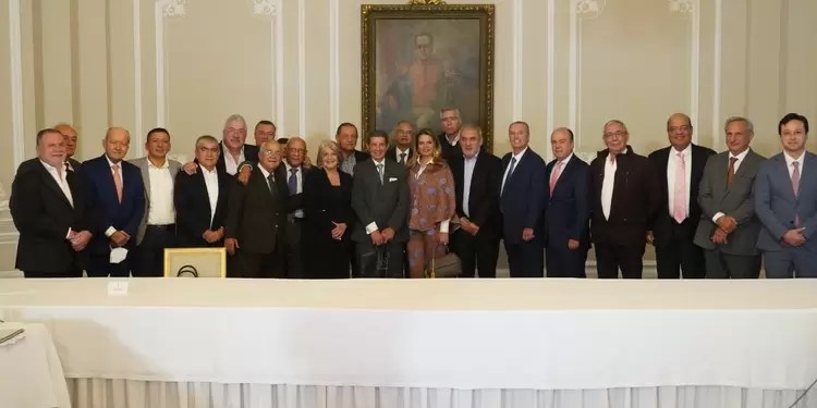Reunión entre ganaderos y gobierno.