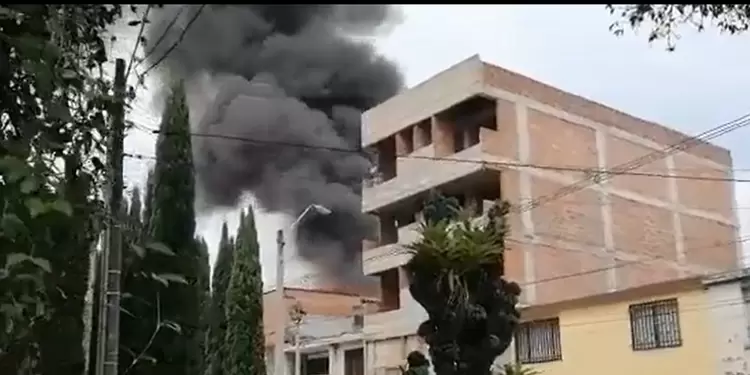 Avioneta cayó sobre casa en Medellín Avioneta cayó sobre casa en Medellín