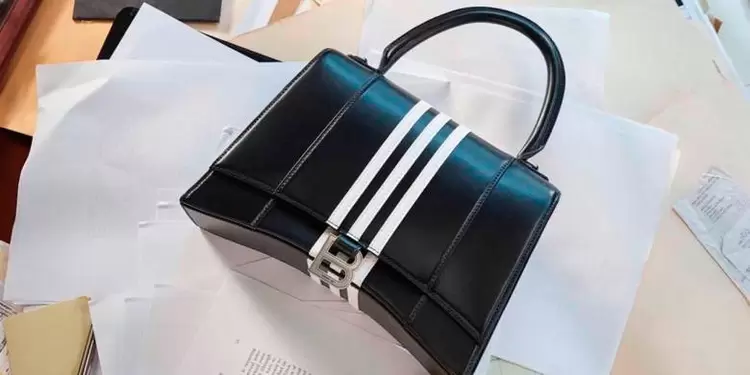 Balenciaga retira campaña por hacer apología a la pedofilia