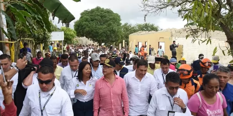 EL mandatario compartió con las familias afectadas