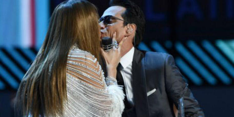 Beso-AFP.jpg