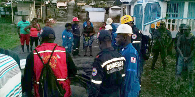 BomberosQuibdoMinaSuministrada.jpg