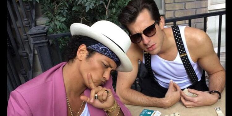 Bruno-Mars-and-Mark-Ronsons-Uptown-Funk-Notch-14-Weeks-at-No-1.jpg