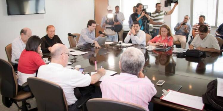 CRISISBUCARAMANGAFINANZAS111LAFM1.jpg