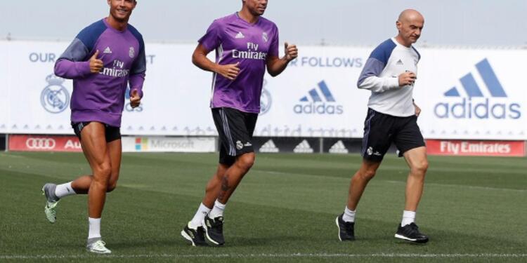 CRISTIANORONALDOMADRIDOFICIALLAFM1.jpg