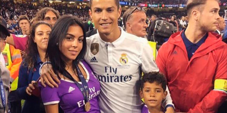 Cr7-Novia-@georginagio.jpg