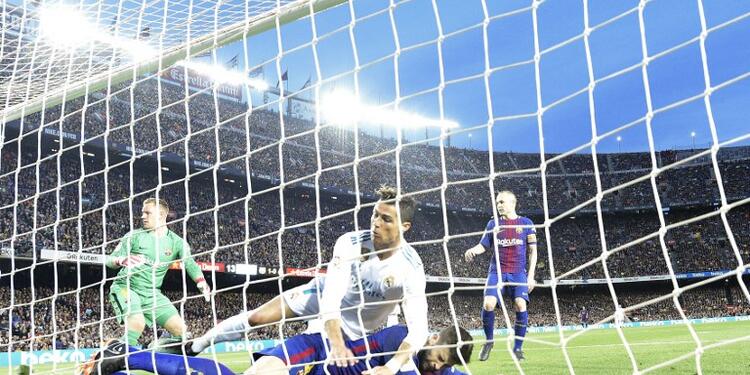 CristianovsPiqueClasicoAFP.jpg