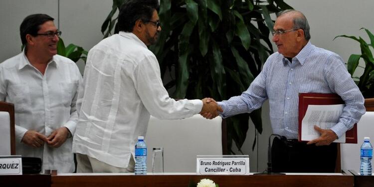 De-la-Calle-y-Marquez-LAFm-AFP.jpg