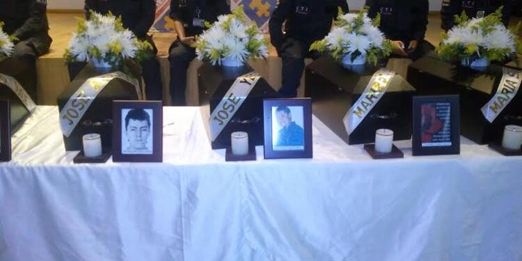 Entrega-de-cuerpos-Alcaldía-de-Medellín-LAFM.jpg
