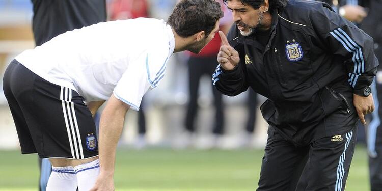 Maradona-e-Higuaín-LAFm-AFP.jpg