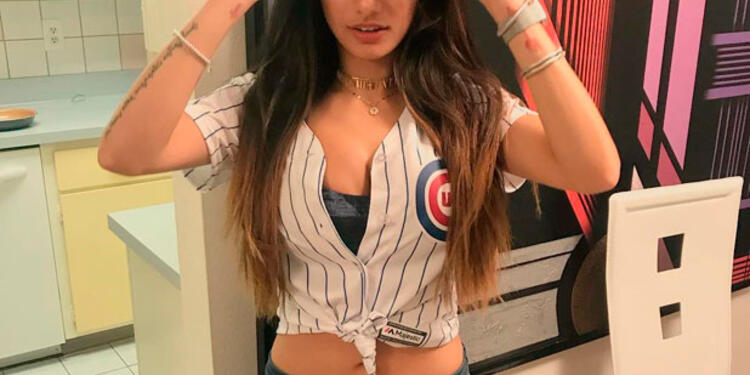 Mia-Khalifa-@miakhalifa.jpg