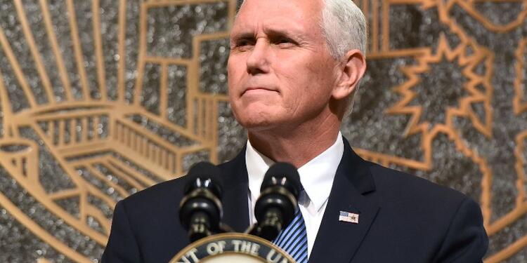 MikePenceRefAFP.jpg
