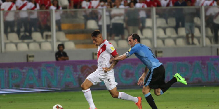 PaoloGuerrerovsUruguayFOTOOFICIALPERU.jpg