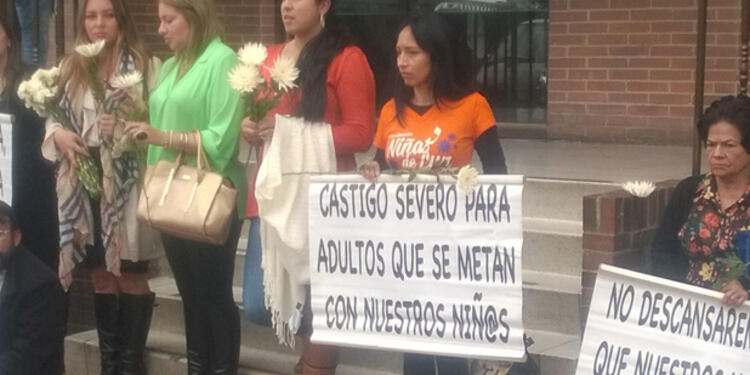 Plantón-juliana-Sist-informativo.jpg