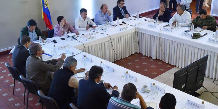 Presidente-Santos-LA-FM-Presidencia.jpg