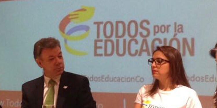 PresidenteSantosTodosPorlaEducacionFOTOSUMINLAFM.jpg