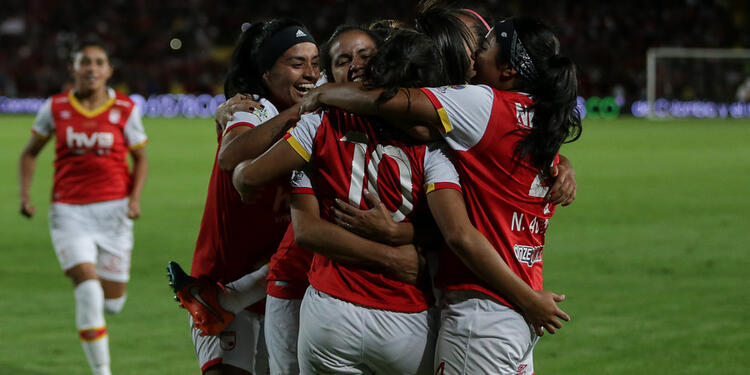 SantaFeFemeninoCampeon1.jpg