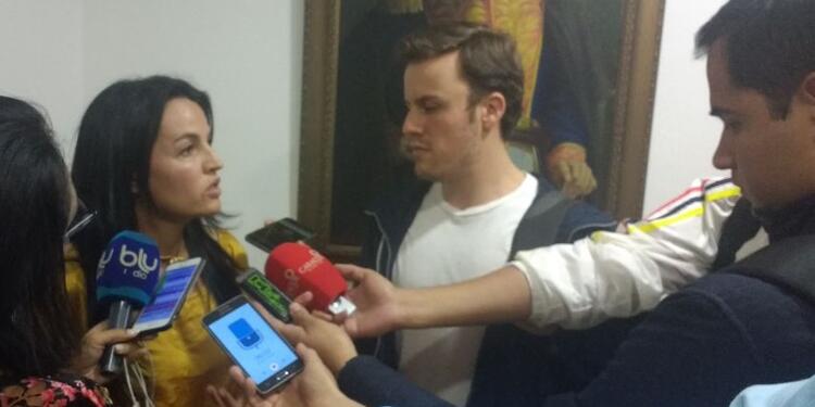 Sofia-Gaviria-LA-FM-@SOFIAGAVIRIAC.jpg