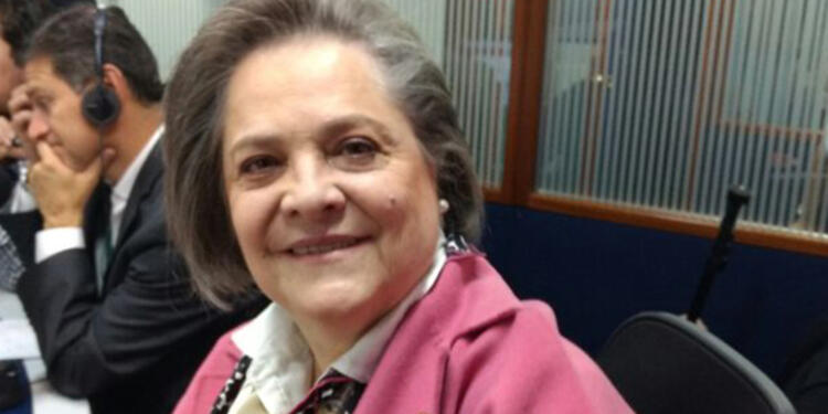claralopezlafm8.jpg