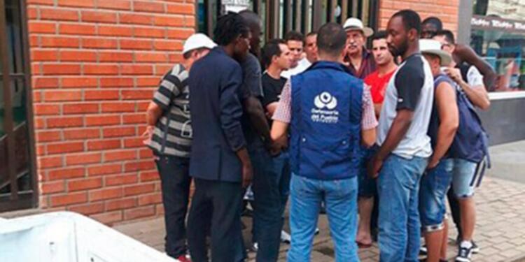 cubanosenturbolafmcolprensa1_1470057565_1470139402.jpg