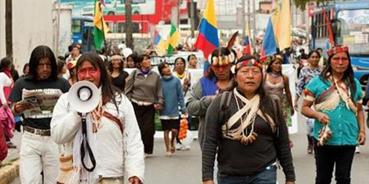 indigenas-ecuador.jpg