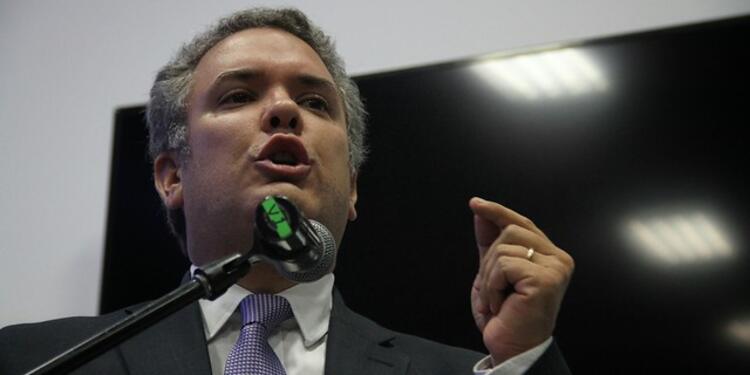 ivanduquecolprensa.jpg