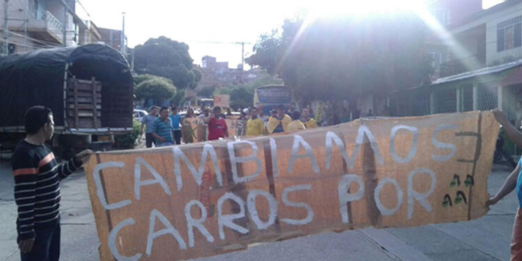 mototaxistasBucaramanga.jpg