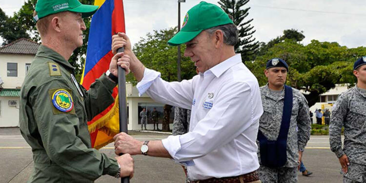 santosfuerzapresidencia1.jpg