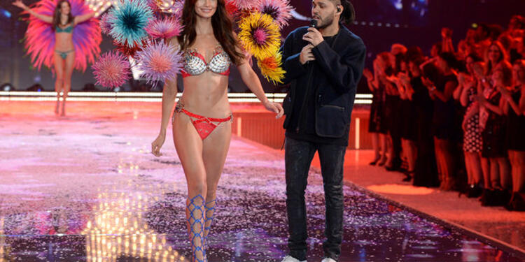 the-weekend-VS-fashion-show-2015-billboard-1548.jpg