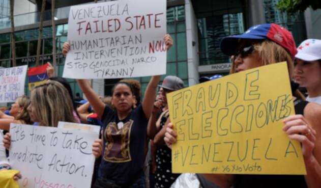 Venezolanos califican como fraude las elecciones en su país Venezolanos califican como fraude las elecciones en su país