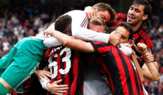 AC Milan pasa a fase de grupos de la Europa League AC Milan celebra su victototia