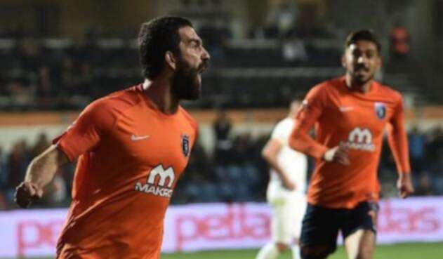 Arda Turan, el centrocampista que fue multado por su propio club tras una conducta antideportiva / AFP Arda Turan, el centrocampista que fue multado por su propio club tras una conducta antideportiva / AFP
