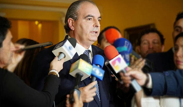 Aurelio Iragorri, director del partido de la U, anunció que la colectividad quedó en libertad para la segunda vuelta / Colprensa Aurelio Iragorri, director del partido de la U, anunció que la colectividad quedó en libertad para la segunda vuelta / Colprensa