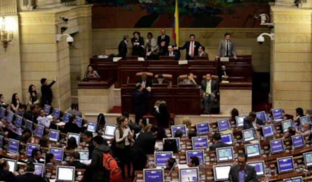 Cámara de Representantes La Cámara de Representantes lleva sin servicios de conectividad aproximadamente siete días.