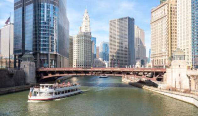 El Río Chicago, capital del estado de Illinois El Río Chicago, capital del estado de Illinois