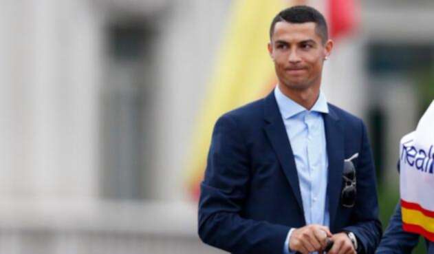Cristiano Ronaldo celebrando en Cibeles (Madrid) Cristiano Ronaldo celebrando en Cibeles (Madrid)